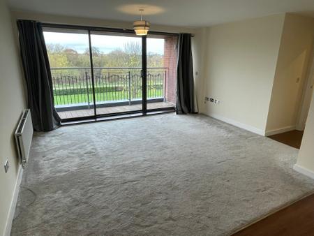 2 bedroom Apartment to let in Aston Court, Diglis, Worcester, WR5
