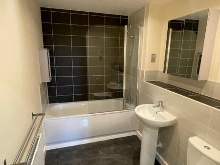 2 bedroom Apartment to let in Aston Court, Diglis, Worcester, WR5