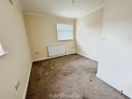 4 bedroom Semi-detached house to let in High Hazel Road, Moorends, Doncaster, DN8