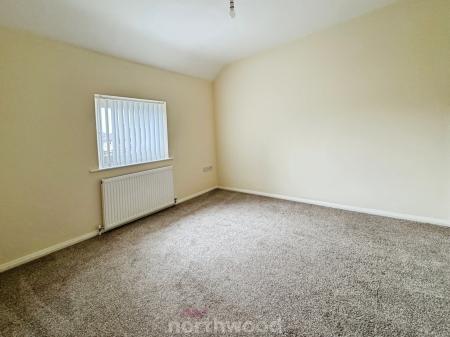 4 bedroom Semi-detached house to let in High Hazel Road, Moorends, Doncaster, DN8