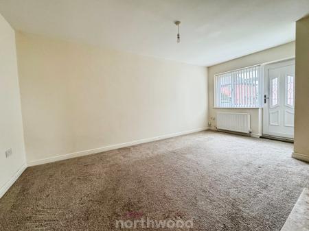 4 bedroom Semi-detached house to let in High Hazel Road, Moorends, Doncaster, DN8