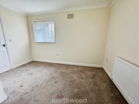 4 bedroom Semi-detached house to let in High Hazel Road, Moorends, Doncaster, DN8