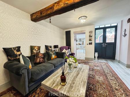 4 bedroom Coach House for sale in Bridge Street, Thorne, Doncaster, DN8