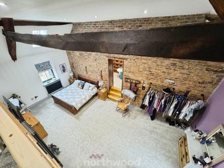 4 bedroom Coach House for sale in Bridge Street, Thorne, Doncaster, DN8