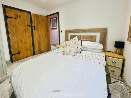 4 bedroom Coach House for sale in Bridge Street, Thorne, Doncaster, DN8