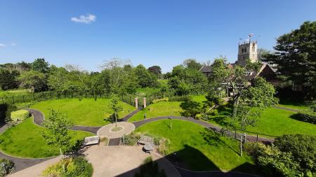 2 bedroom Flat for sale in Church Street, Thorne, Doncaster, DN8