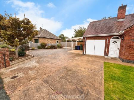 3 bedroom Detached bungalow for sale in Dorothy Avenue, Thorne, Doncaster, DN8