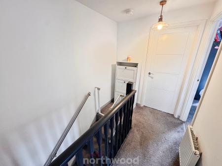 3 bedroom Semi-detached house for sale in Garratt Way, Thorne, Doncaster, DN8