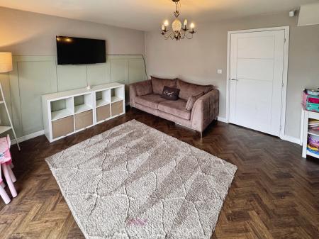 3 bedroom Semi-detached house for sale in Garratt Way, Thorne, Doncaster, DN8