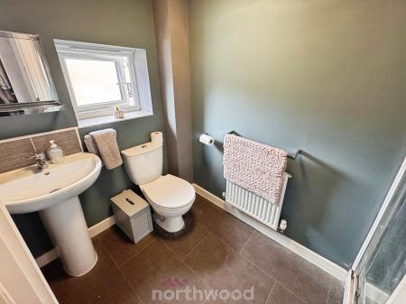 3 bedroom Semi-detached house for sale in Garratt Way, Thorne, Doncaster, DN8