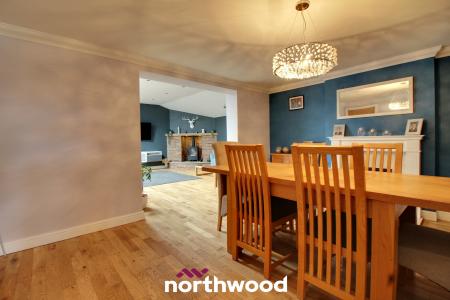 4 bedroom Detached house for sale in Kingsmede, Moorends, Doncaster, DN8