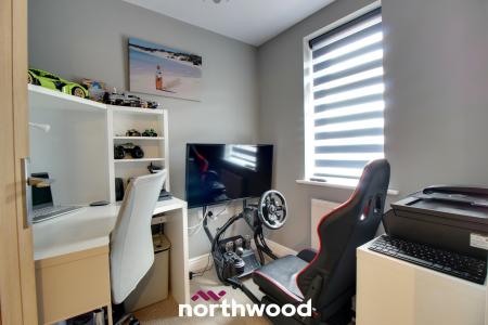 4 bedroom Detached house for sale in Kingsmede, Moorends, Doncaster, DN8