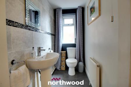 4 bedroom Detached house for sale in Kingsmede, Moorends, Doncaster, DN8