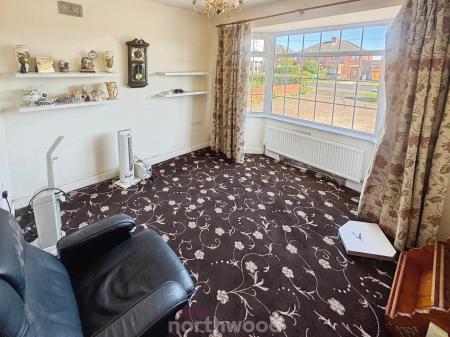 2 bedroom Detached bungalow for sale in Kirton Lane, Thorne, Doncaster, DN8