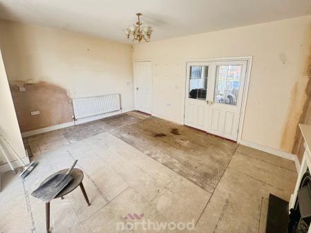 2 bedroom Detached bungalow for sale in Kirton Lane, Thorne, Doncaster, DN8