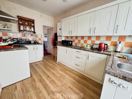 2 bedroom Detached bungalow for sale in Kirton Lane, Thorne, Doncaster, DN8