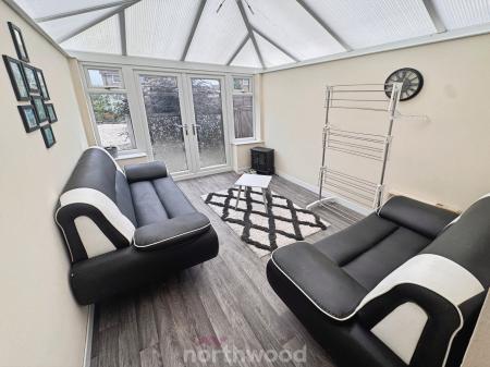 2 bedroom Terraced House for sale in Lower Kenyon Street, Thorne, Doncaster, DN8