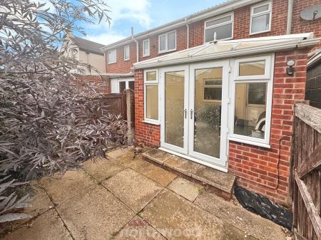2 bedroom Terraced House for sale in Lower Kenyon Street, Thorne, Doncaster, DN8