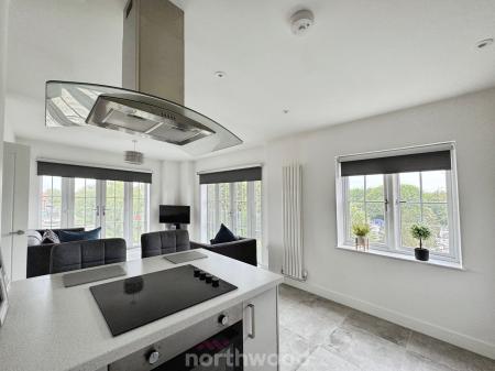 2 bedroom Apartment for sale in Moorings Drive, Thorne, Doncaster, DN8