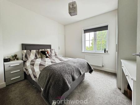 2 bedroom Apartment for sale in Moorings Drive, Thorne, Doncaster, DN8