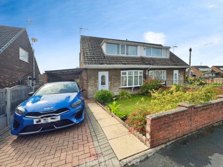 2 bedroom Semi-detached house for sale in Newholme Drive, Moorends, Doncaster, DN8