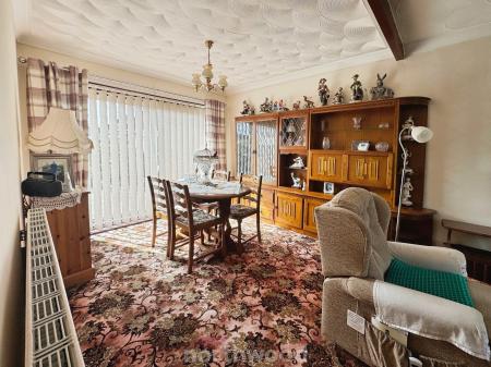 2 bedroom Semi-detached house for sale in Newholme Drive, Moorends, Doncaster, DN8