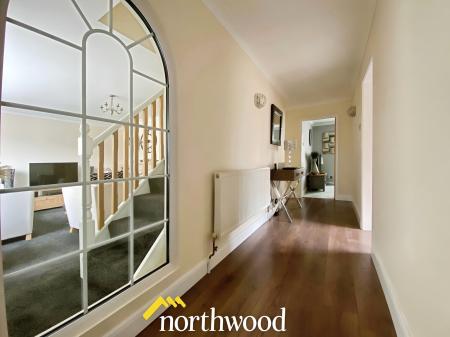 3 bedroom Semi-detached bungalow for sale in Redland Crescent, Thorne, DN8