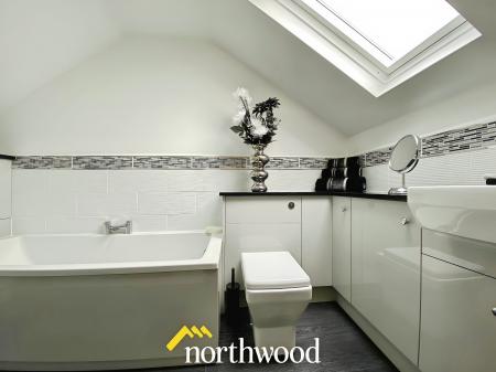 3 bedroom Semi-detached bungalow for sale in Redland Crescent, Thorne, DN8