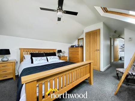 3 bedroom Semi-detached bungalow for sale in Redland Crescent, Thorne, DN8