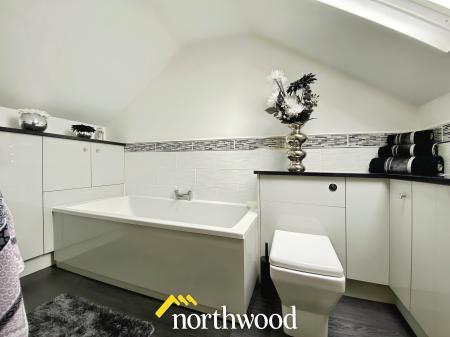 3 bedroom Semi-detached bungalow for sale in Redland Crescent, Thorne, DN8