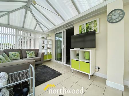 3 bedroom Semi-detached bungalow for sale in Redland Crescent, Thorne, DN8