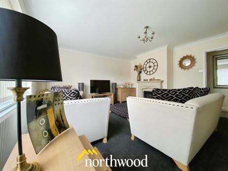 3 bedroom Semi-detached bungalow for sale in Redland Crescent, Thorne, DN8
