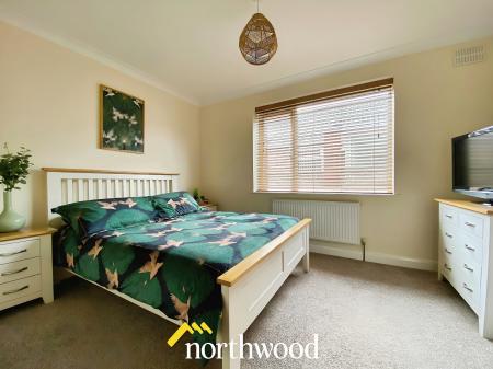 3 bedroom Semi-detached bungalow for sale in Redland Crescent, Thorne, DN8