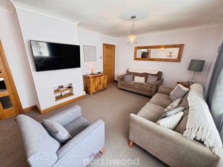 3 bedroom Detached bungalow for sale in South End, Thorne, Doncaster, DN8
