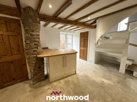 4 bedroom Semi-detached house for sale in South End, Thorne, Doncaster, DN8