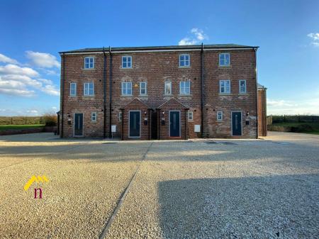 2 bedroom Town house for sale in Spring Cottages, Sugar Mill Ponds, Rawcliffe Bridge, Goole, DN14