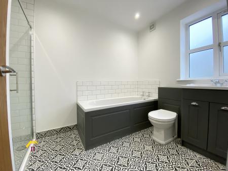 2 bedroom Town house for sale in Spring Cottages, Sugar Mill Ponds, Rawcliffe Bridge, Goole, DN14