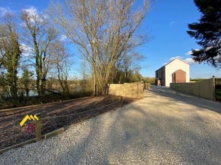 2 bedroom Town house for sale in Spring Cottages, Sugar Mill Ponds, Rawcliffe Bridge, Goole, DN14