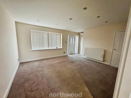 3 bedroom Semi-detached house for sale in St Michaels Close, Thorne, Doncaster, DN8