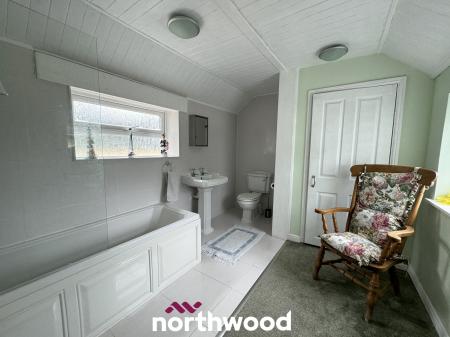 3 bedroom Detached house for sale in Swinefleet Road, Swinefleet, Goole, DN14