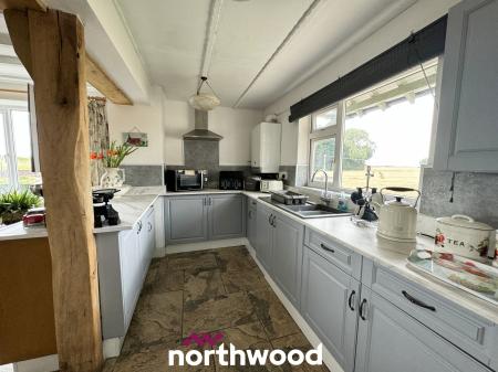 3 bedroom Detached house for sale in Swinefleet Road, Swinefleet, Goole, DN14