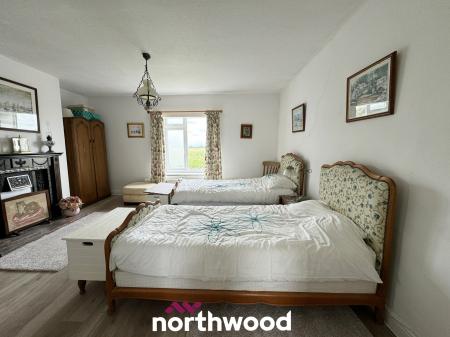 3 bedroom Detached house for sale in Swinefleet Road, Swinefleet, Goole, DN14