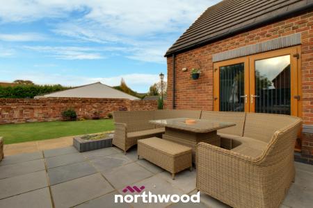 5 bedroom Bungalow for sale in West Court, Thorne, Doncaster, DN8