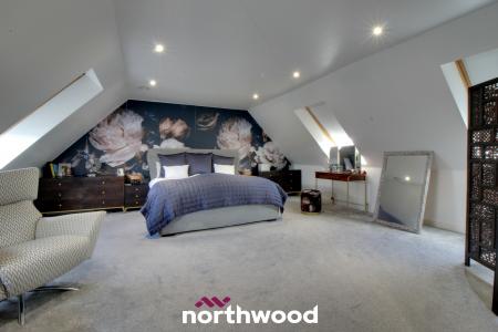 5 bedroom Bungalow for sale in West Court, Thorne, Doncaster, DN8