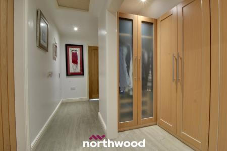 5 bedroom Bungalow for sale in West Court, Thorne, Doncaster, DN8