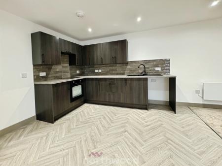 2 bedroom Flat to let in 24 Finkle Street, Thorne, Doncaster, DN8