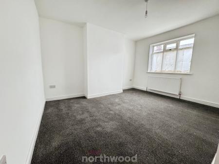 3 bedroom End of terrace house for sale in South Road, Moorends, Doncaster, DN8