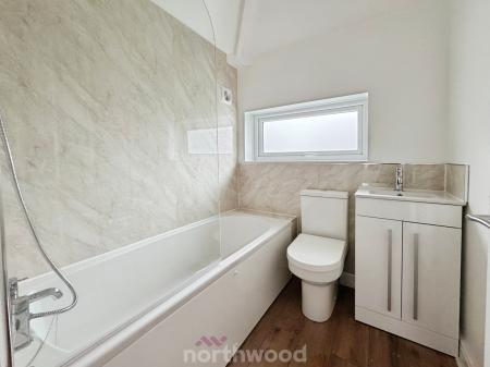 3 bedroom End of terrace house for sale in South Road, Moorends, Doncaster, DN8