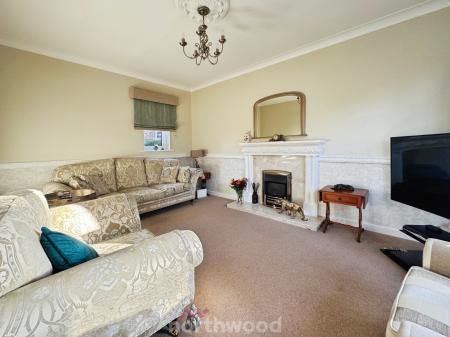 3 bedroom Detached house for sale in Fieldside, Doncaster, Doncaster, DN8