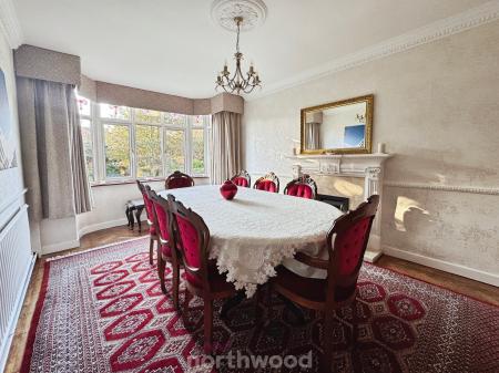 3 bedroom Detached house for sale in Fieldside, Doncaster, Doncaster, DN8